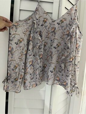 New Look Light Gray Floral Ruffle Cold-Shoulder Cami